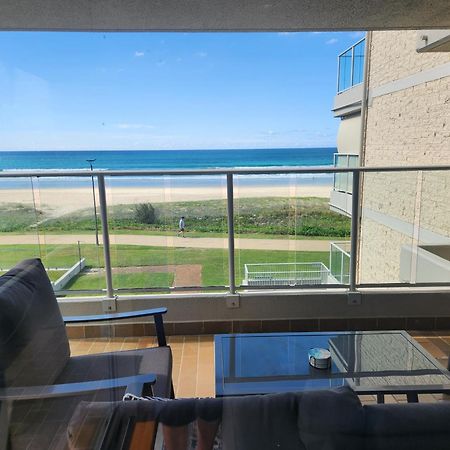 Pacific Surf Absolute Beachfront Apartments Gold Coast Esterno foto