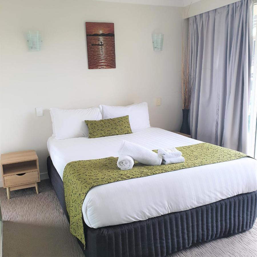 Pacific Surf Absolute Beachfront Apartments Gold Coast Esterno foto