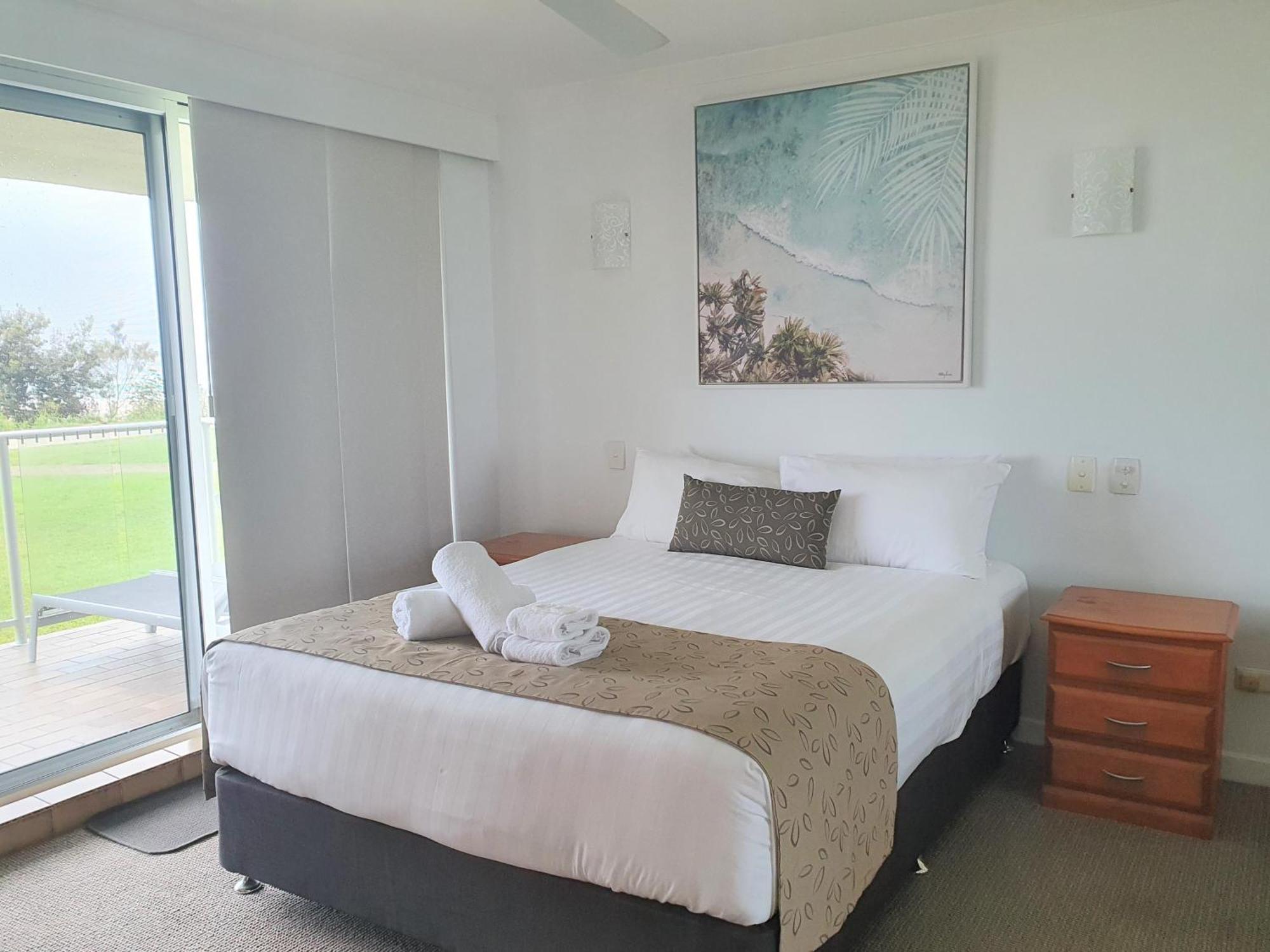 Pacific Surf Absolute Beachfront Apartments Gold Coast Esterno foto