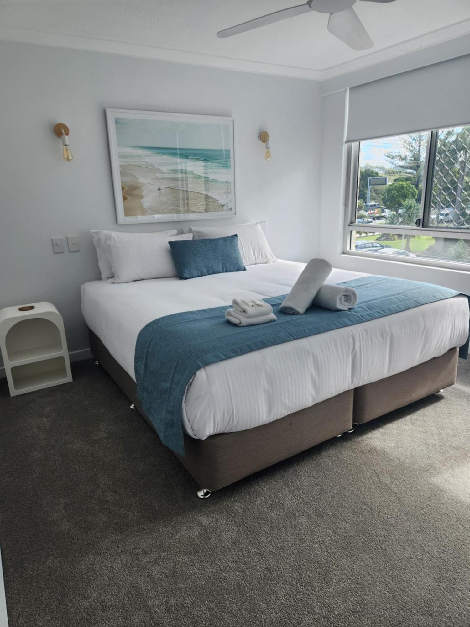 Pacific Surf Absolute Beachfront Apartments Gold Coast Esterno foto