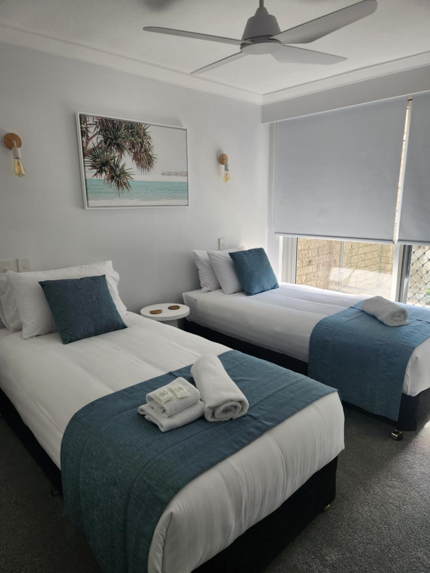Pacific Surf Absolute Beachfront Apartments Gold Coast Esterno foto