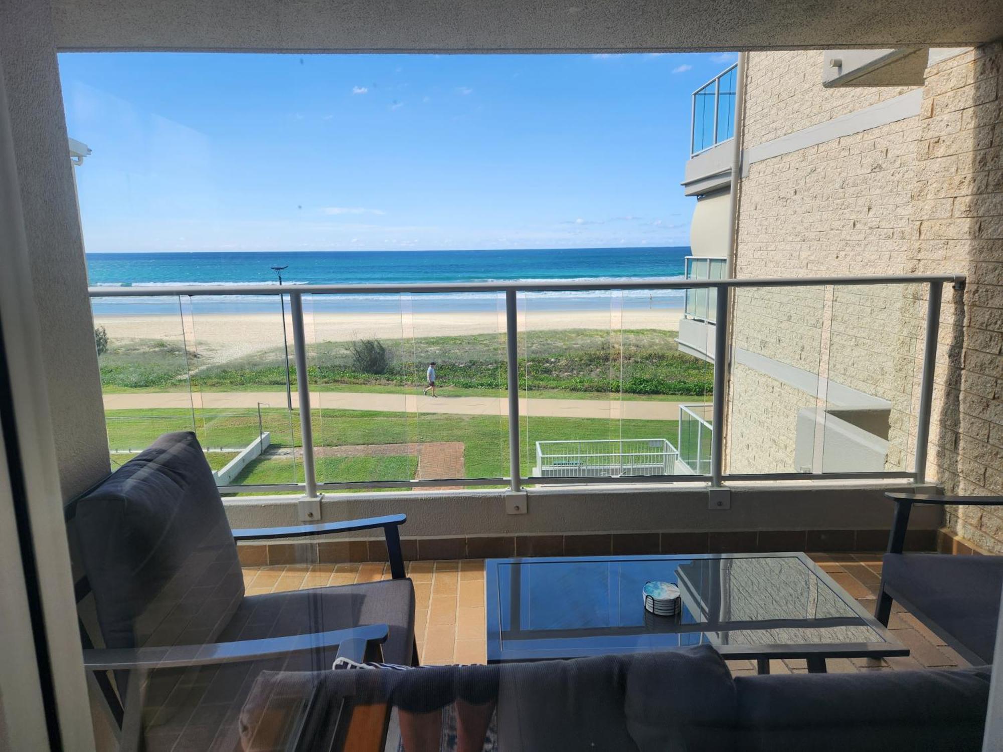Pacific Surf Absolute Beachfront Apartments Gold Coast Esterno foto