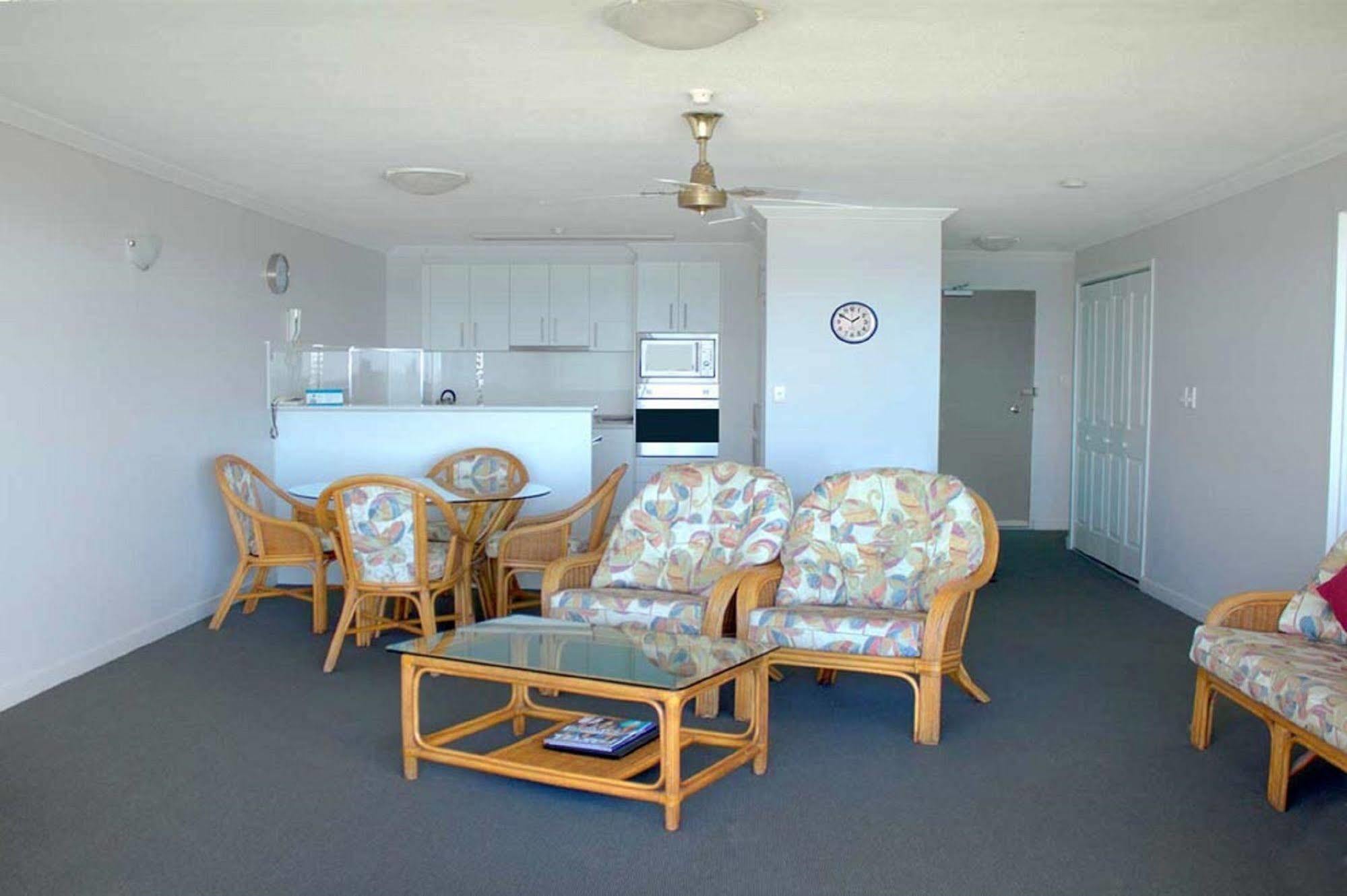 Pacific Surf Absolute Beachfront Apartments Gold Coast Esterno foto