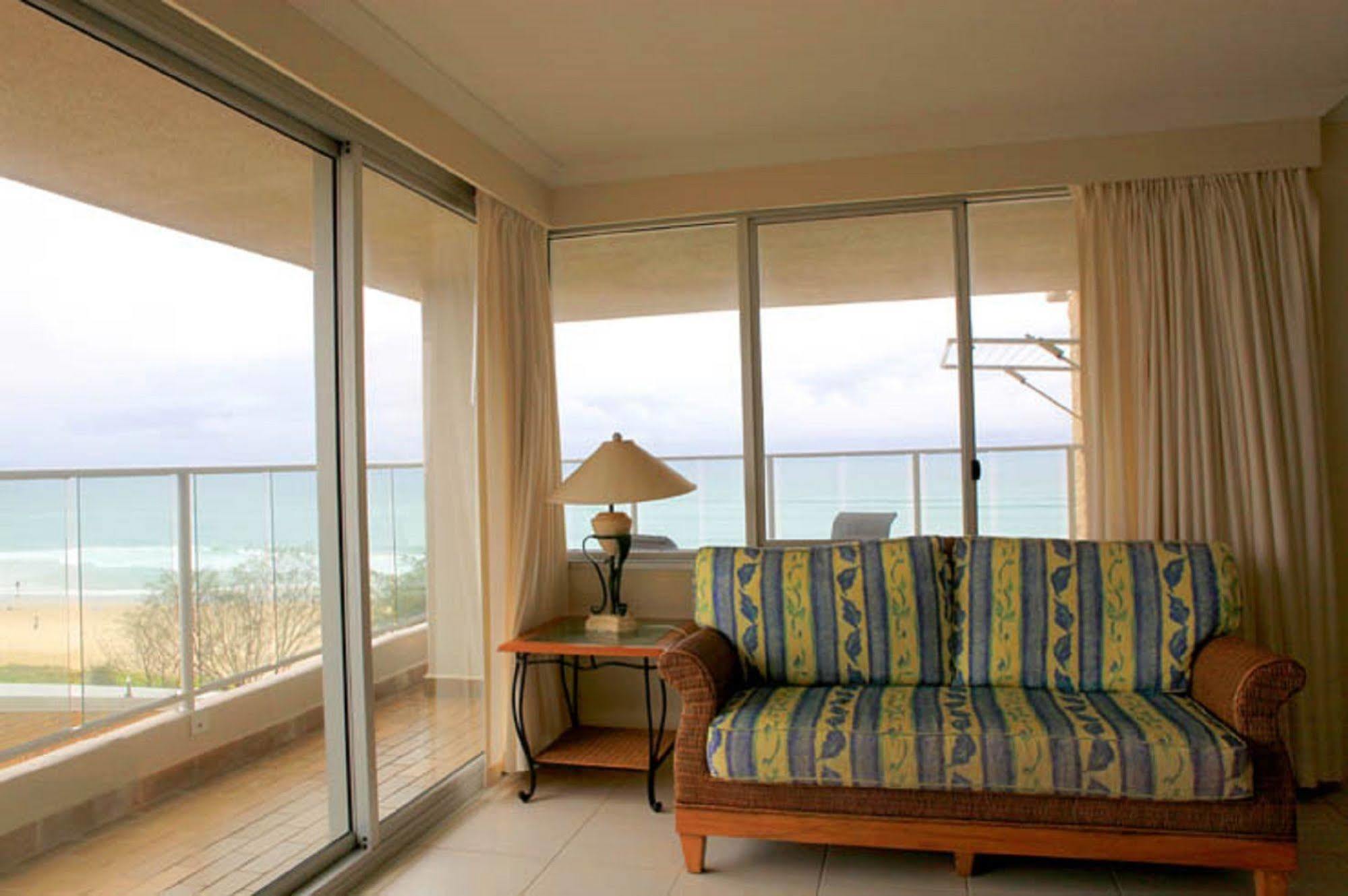 Pacific Surf Absolute Beachfront Apartments Gold Coast Esterno foto