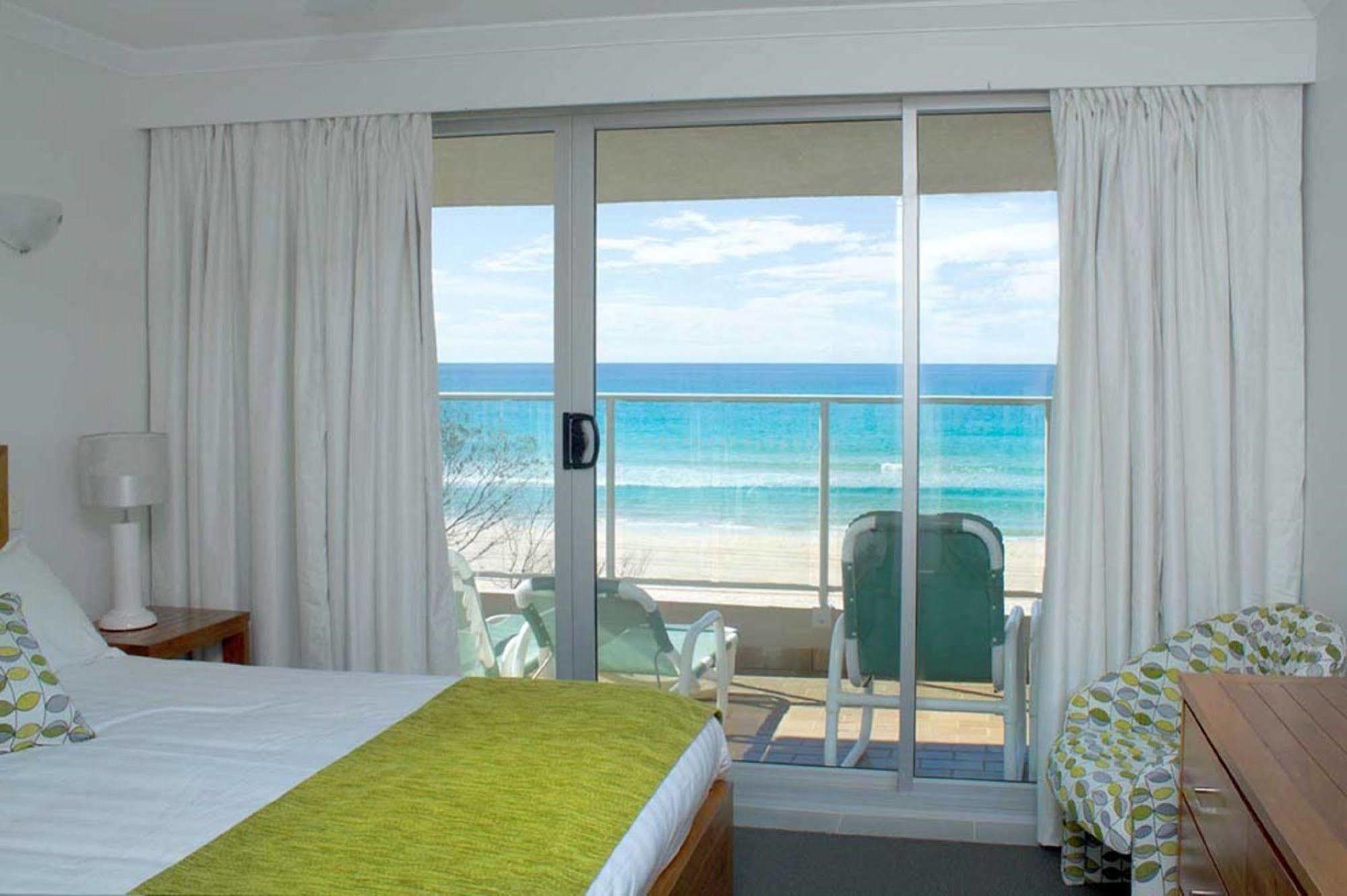 Pacific Surf Absolute Beachfront Apartments Gold Coast Esterno foto